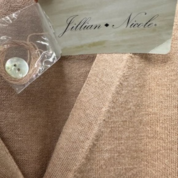 Jillian Nicole Women's Button Front Cardigan size Medium NWT - Picture 4 of 11